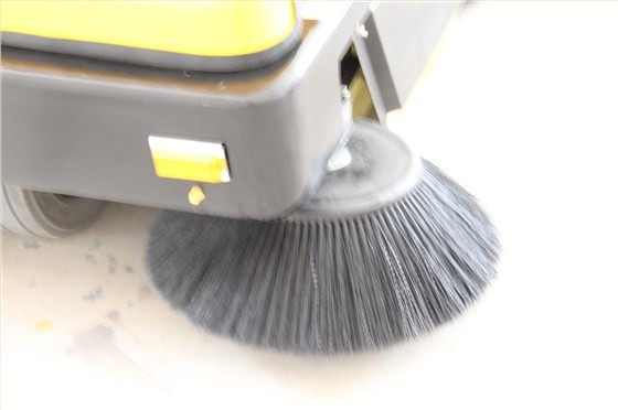 如何保养维护扫地车的易损件