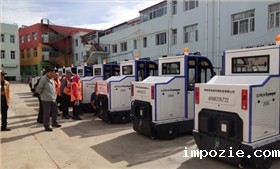 路面扫地车应该具有哪些优点