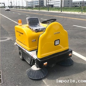 驾驶式扫地车是否好用