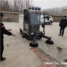 高效省力的全自动扫地车,为商业场所带来清洁新体验 高效省力的全自动扫地车,为商业场所带来清洁新体验
