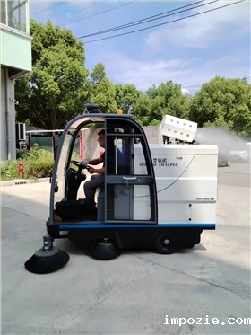 洗地机可自清洁 扫地机添上下水 清洁电器“新两类”如何解放双手? 洗地机可自清洁 扫地机添上下水 清洁电器“新两类”如何解放双手?