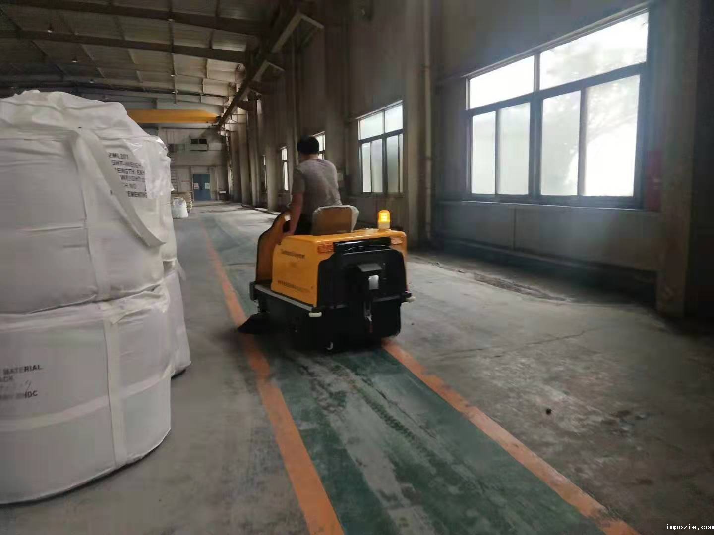 钢结构工厂车间用什么样的电动扫地机